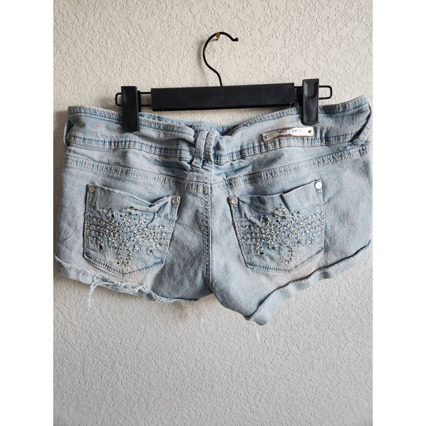 Almost Famous Juniors Sz 9 Distressed Light Wash Denim Jean Shorts