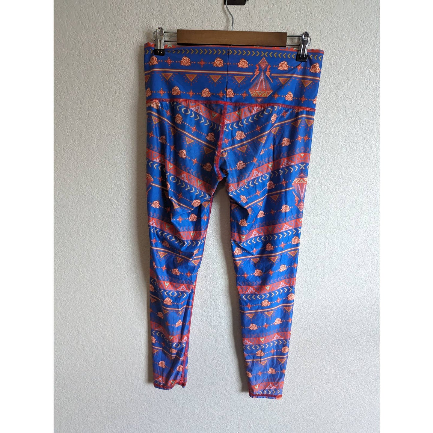 Teeki Leggings de yoga atléticos para mujer Sz L Estampado floral rojo azul