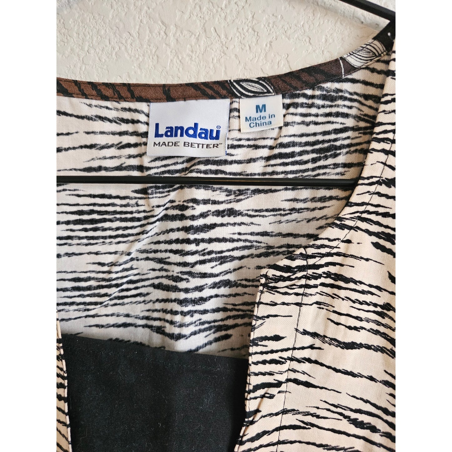 Landau Womens Sz M Short sleeve Scrub Top Zebra Animal Print Safari