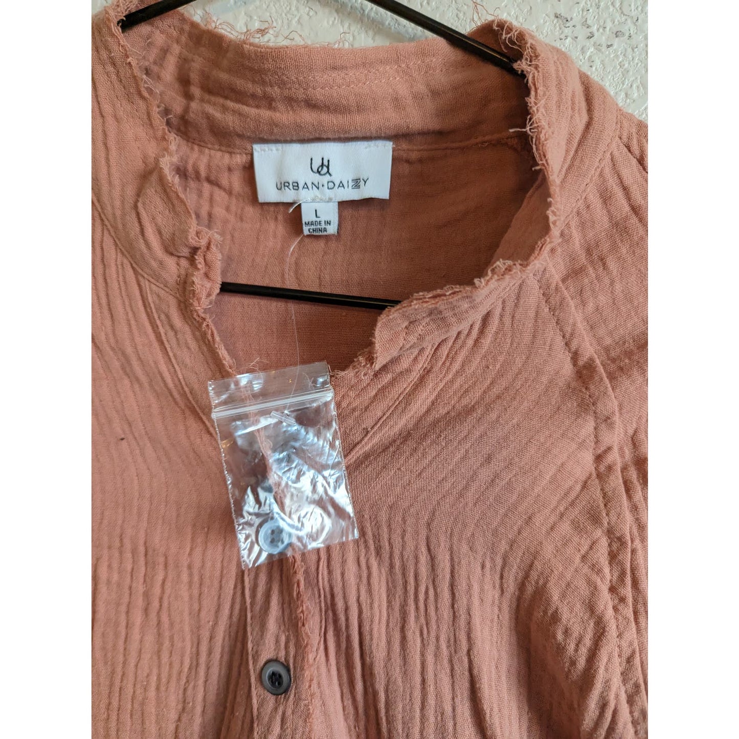 Urban Daizy Womens Sz L Long Sleeve Button Down Gauzy Shirt Light Rust NEW