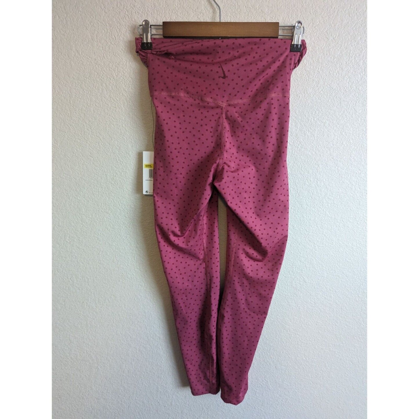 Nike Yoga High Rise Polka Dot Twist 7/8 Capri Tights Sweet Beet Size S NEW