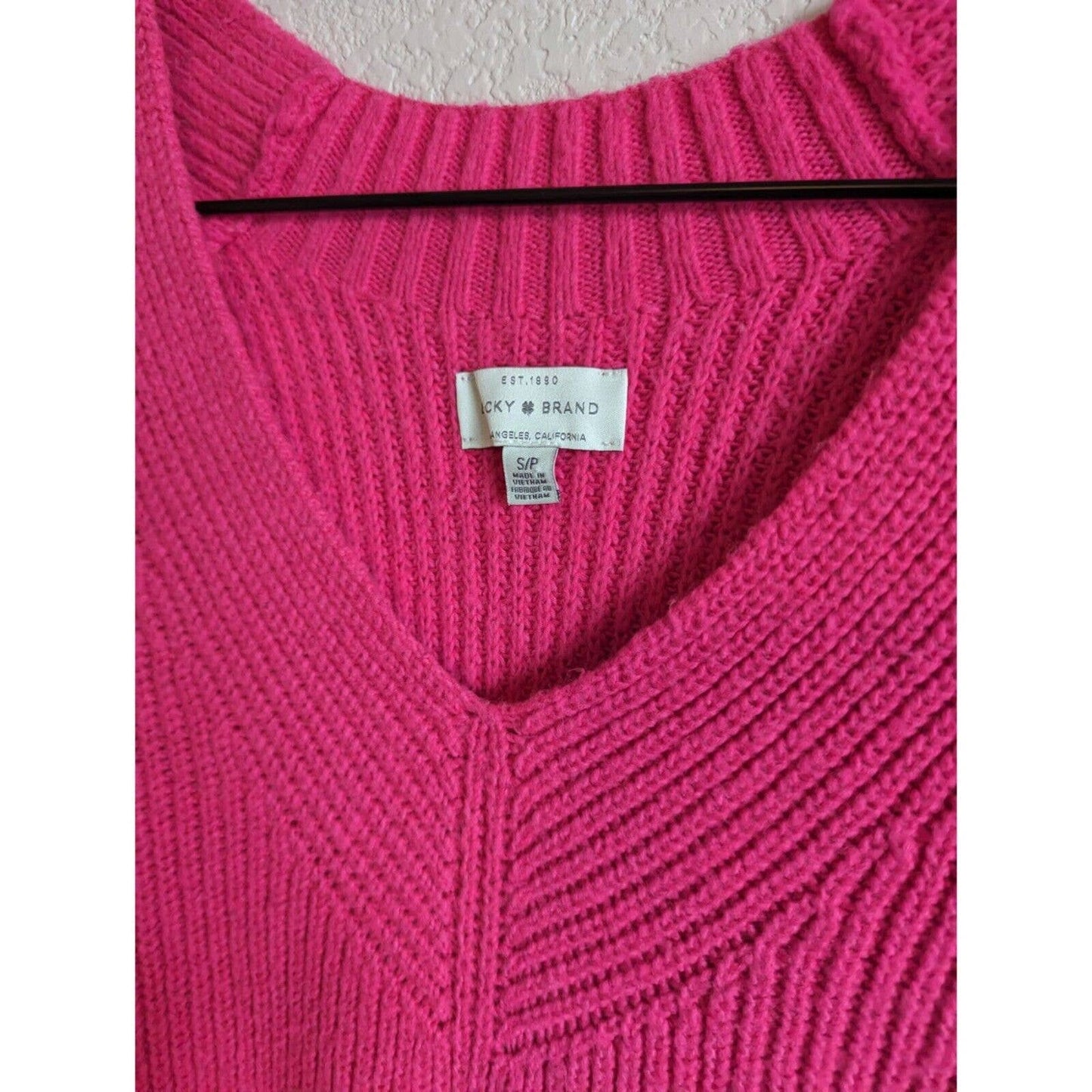 Lucky Brand Womens Sz S Bright Pink Knit V Neck Sweater