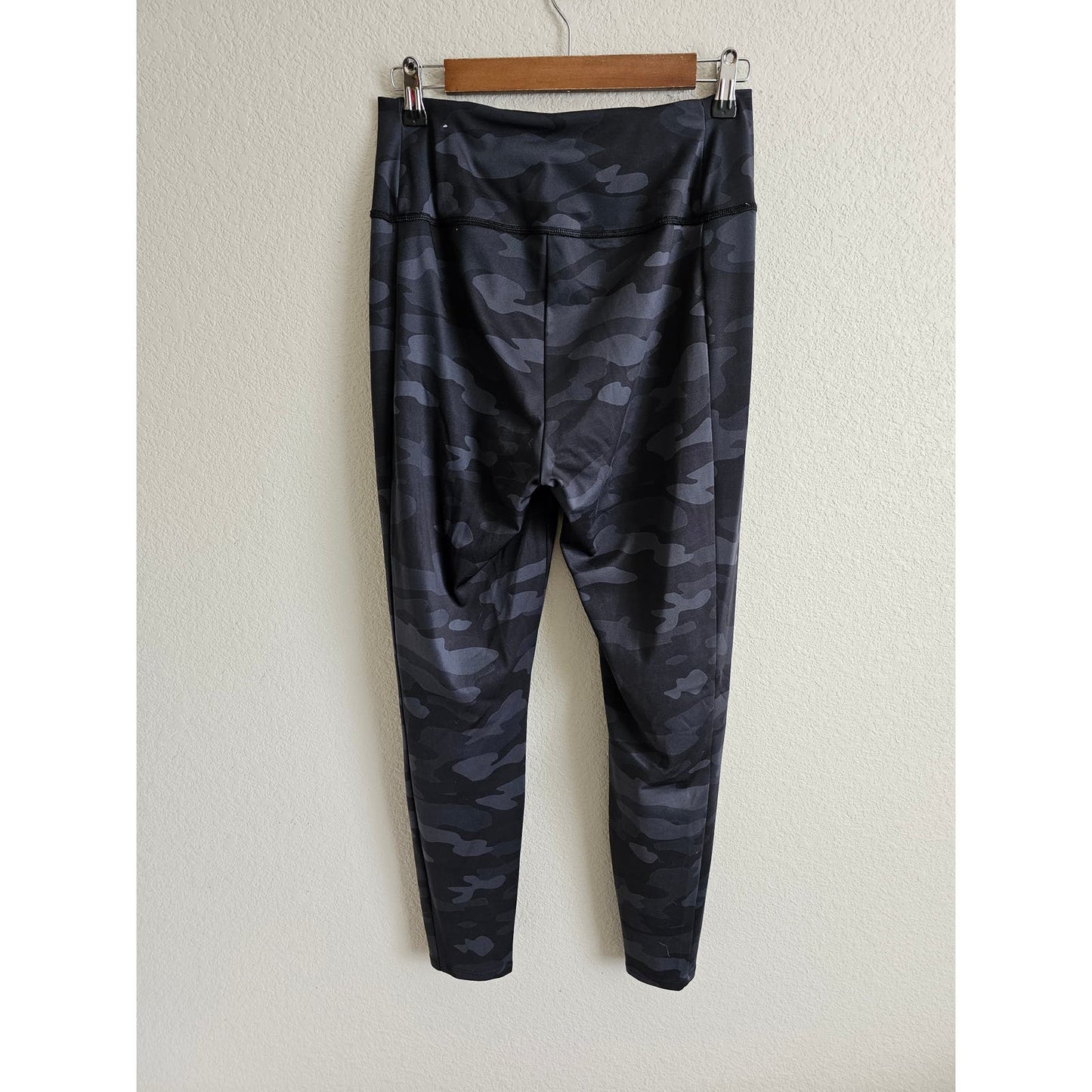 Soma Womens Sz L Nonstop Athletic Leggings Gray Camo Print Full Length