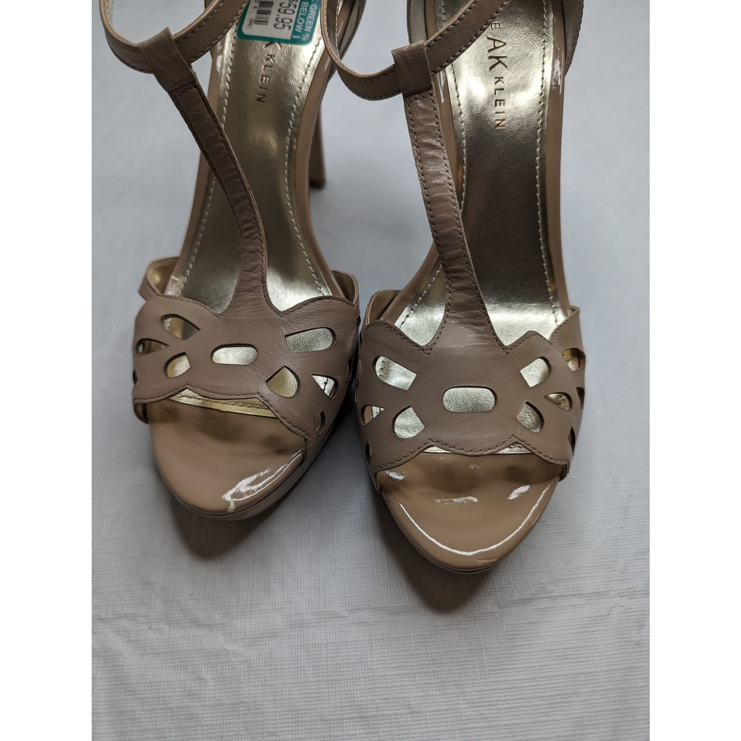 Anne Klein Womens Sz 10 Ankle strap Beige Leather Heels Sultry Strappy