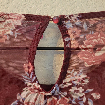 No Boundaries Juniors Sz M Short Sleeve Blouse Dark Red Floral Mesh