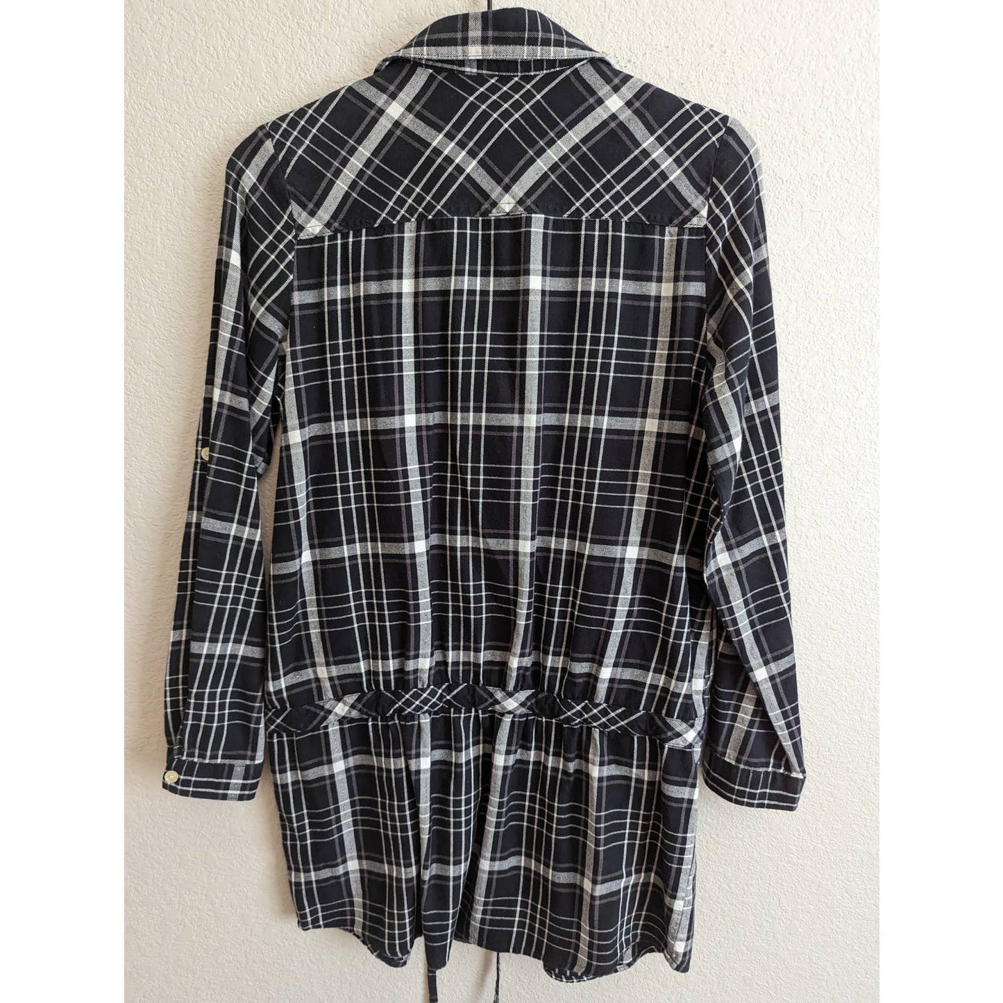 Old Navy Womens Sz S Long Sleeve Tunic Length Button Up Black White Plaid