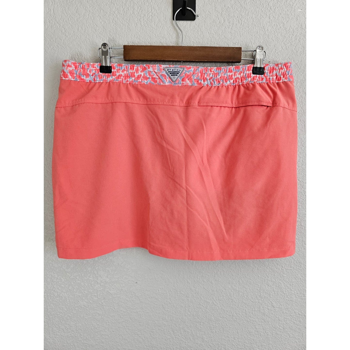 Columbia PFG Womens Sz L Athletic Skirt Skort Pink Blue Print