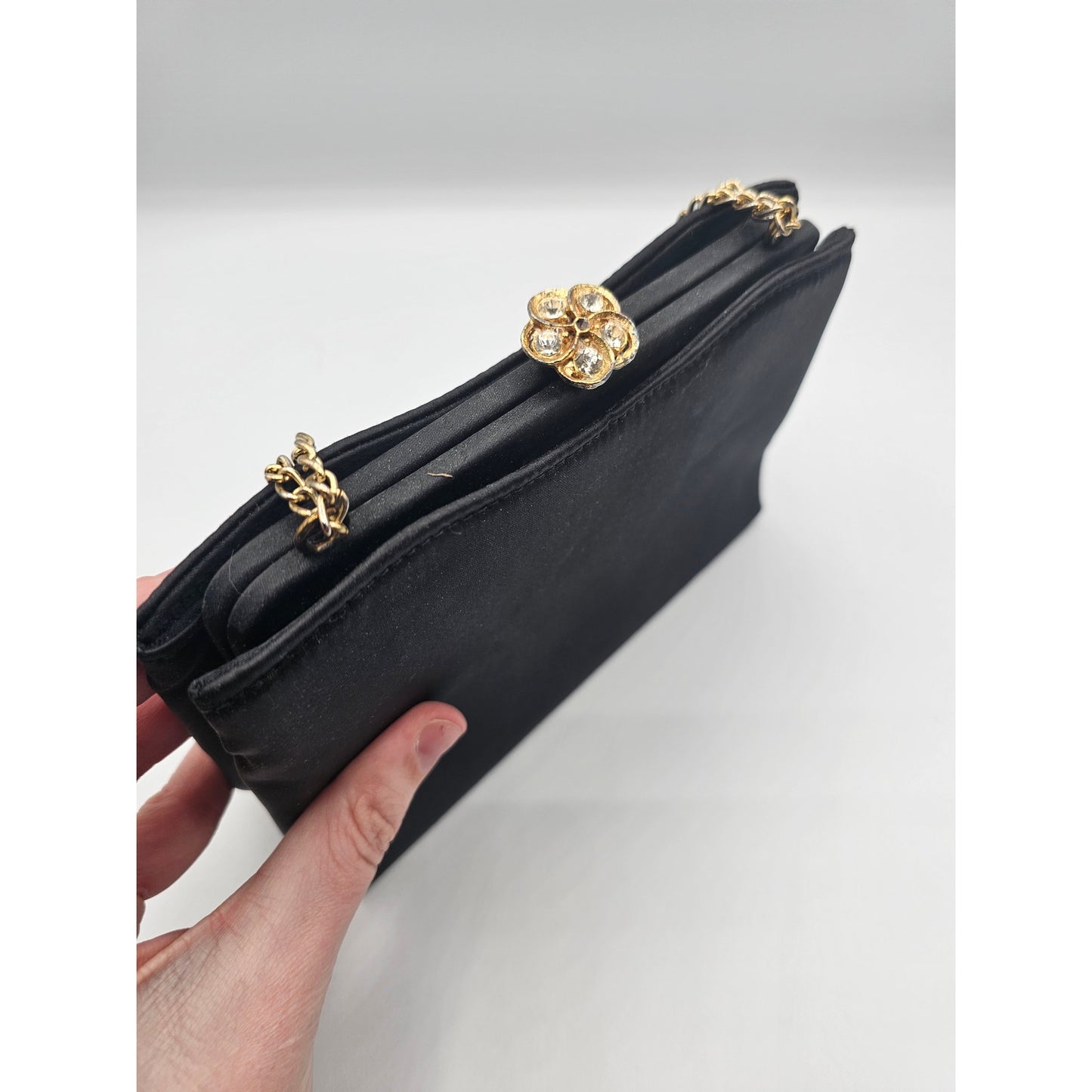 Vintage 1960s HL USA Womens Clamshell Clutch Formal Purse Black Gold Chain