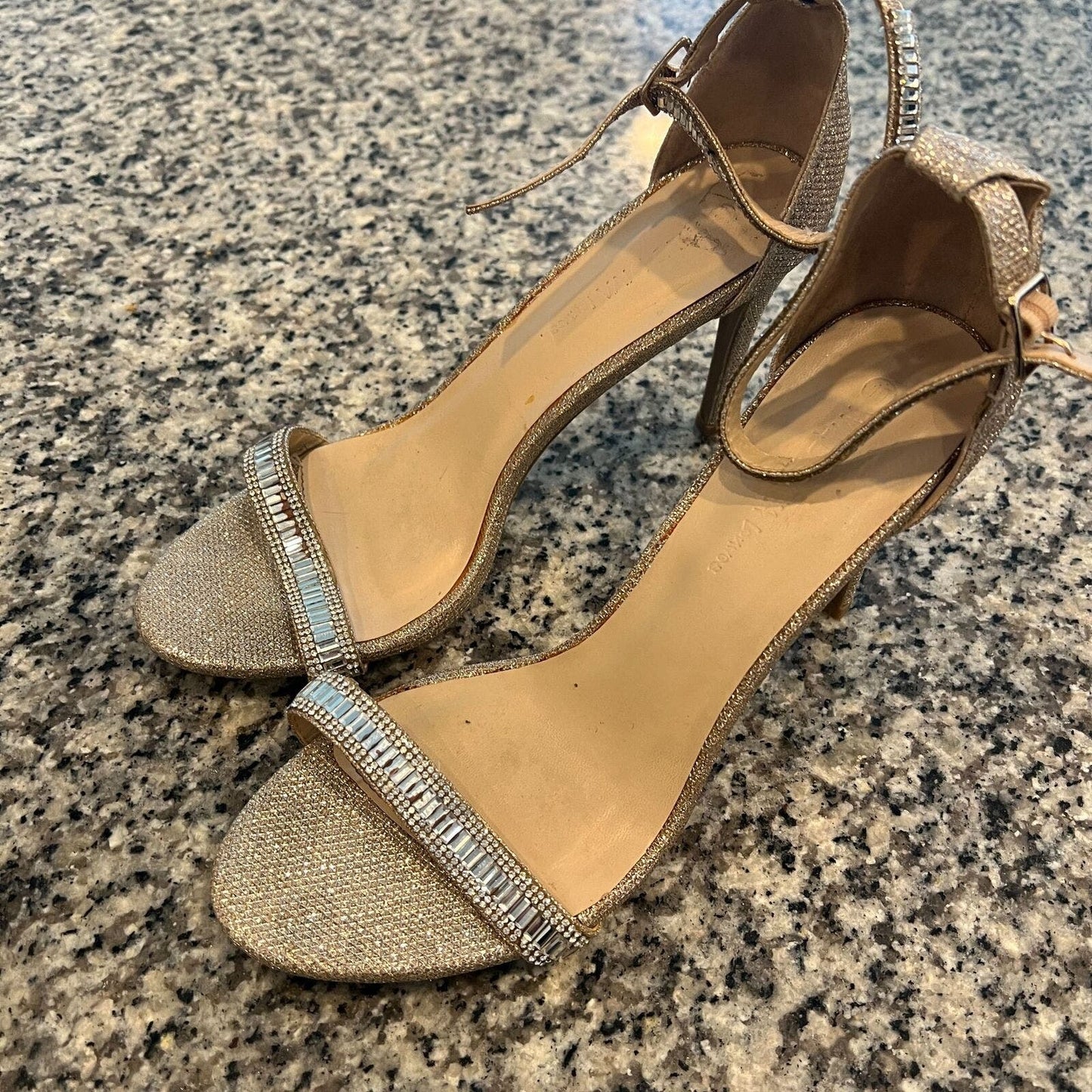 Wild Diva Lounge Womens Sz 10 Gold Silver Glitter Heels Ankle Strap