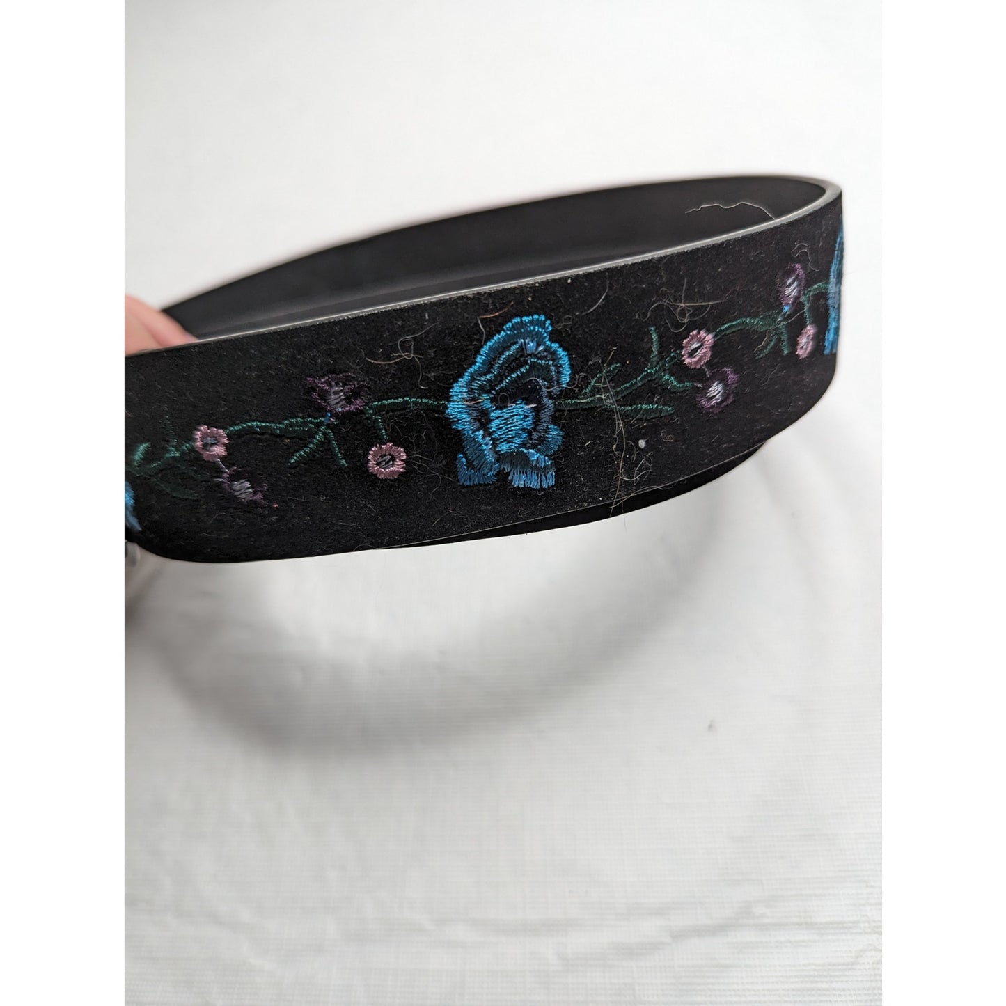 Hot Topic Womens Sz L Black Velvet Belt Embroidered Flowers