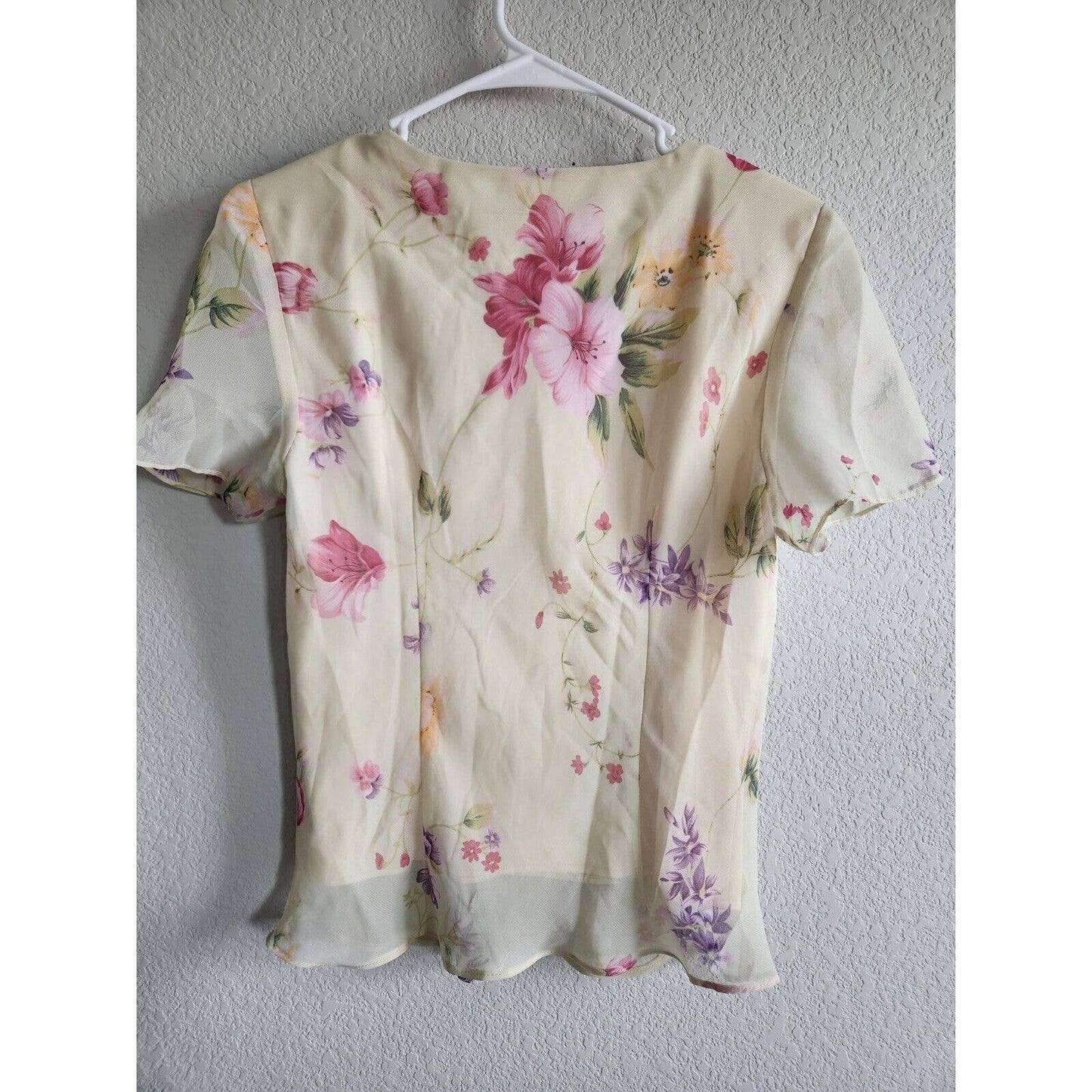 Vintage 1990s Dressbarn Womens Sz 8 Yellow and Pink Floral Blouse V Neck