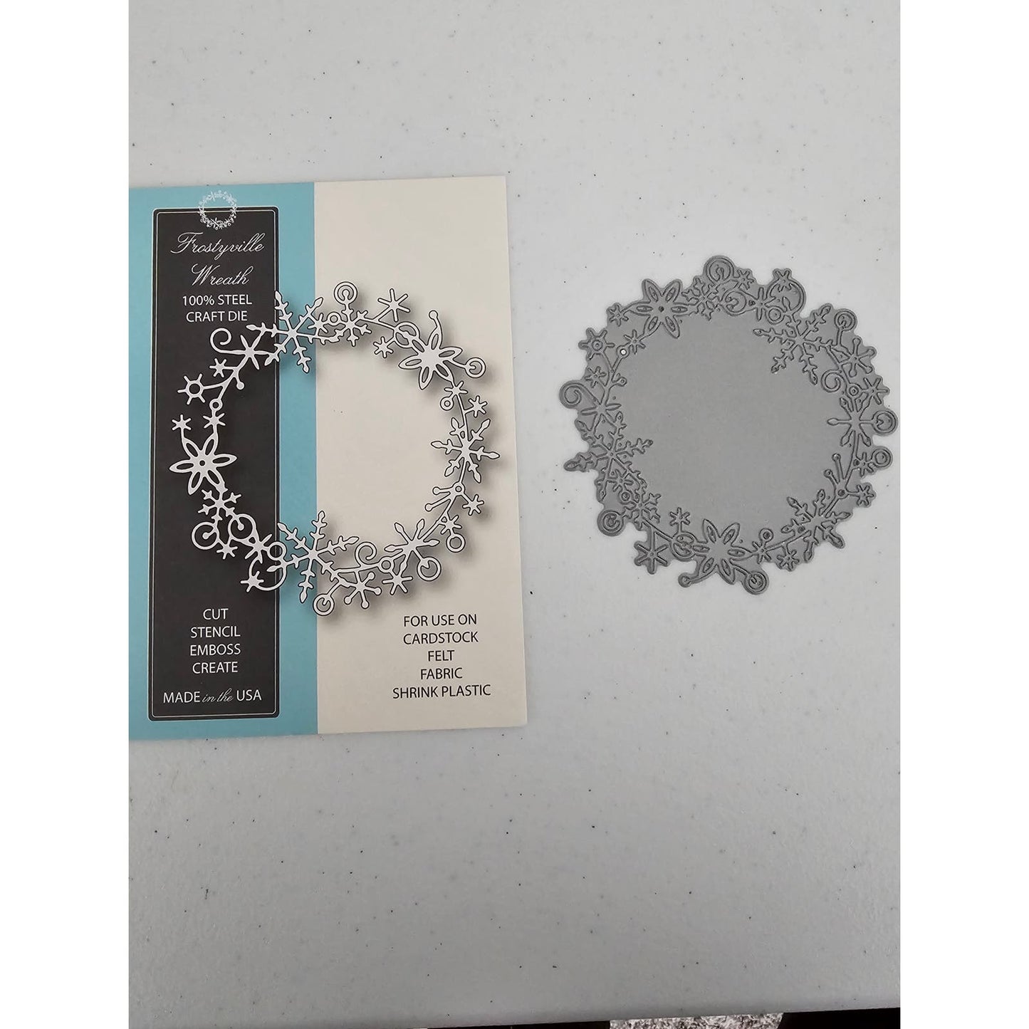 Memory Box Frostyville Wreath Steel Craft Die 98418 Christmas