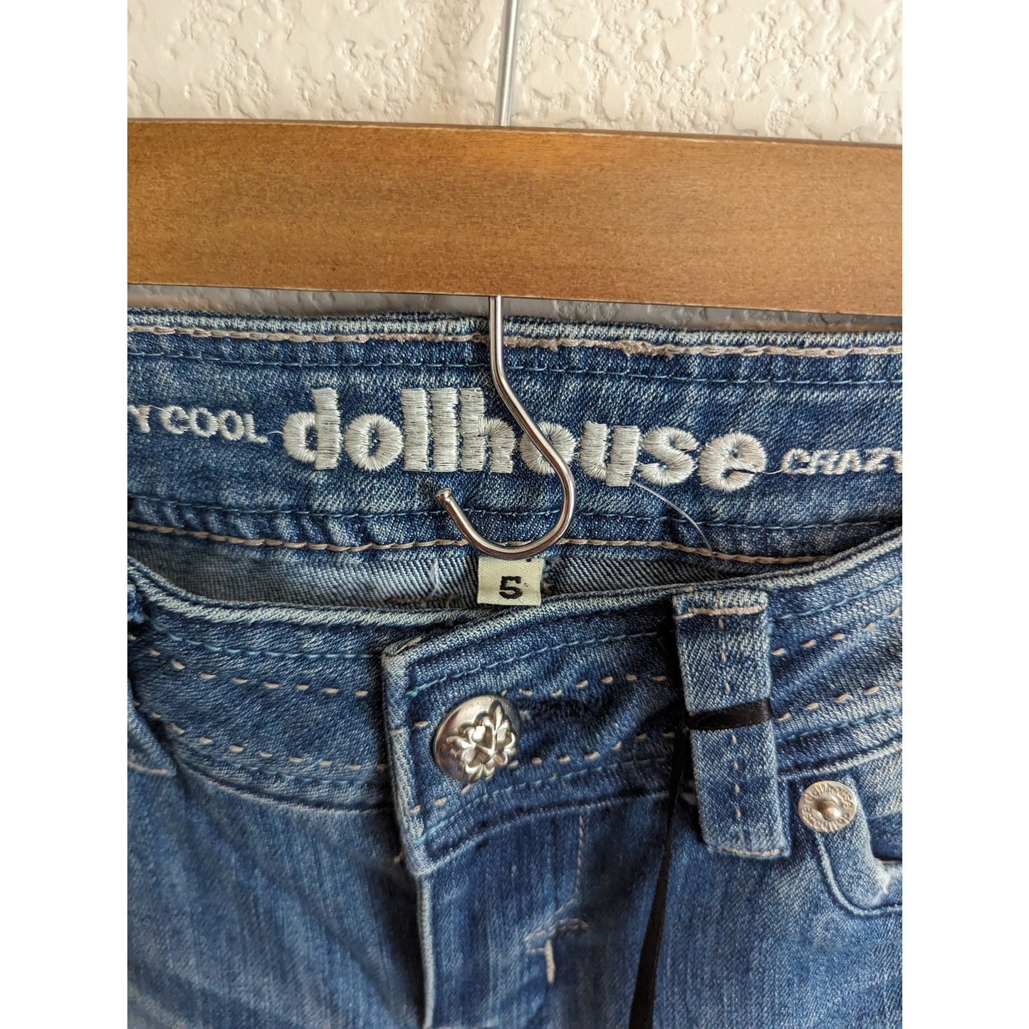 Dollhouse Juniors Sz 5 Skinny Jeans Light Wash Distressed NEW