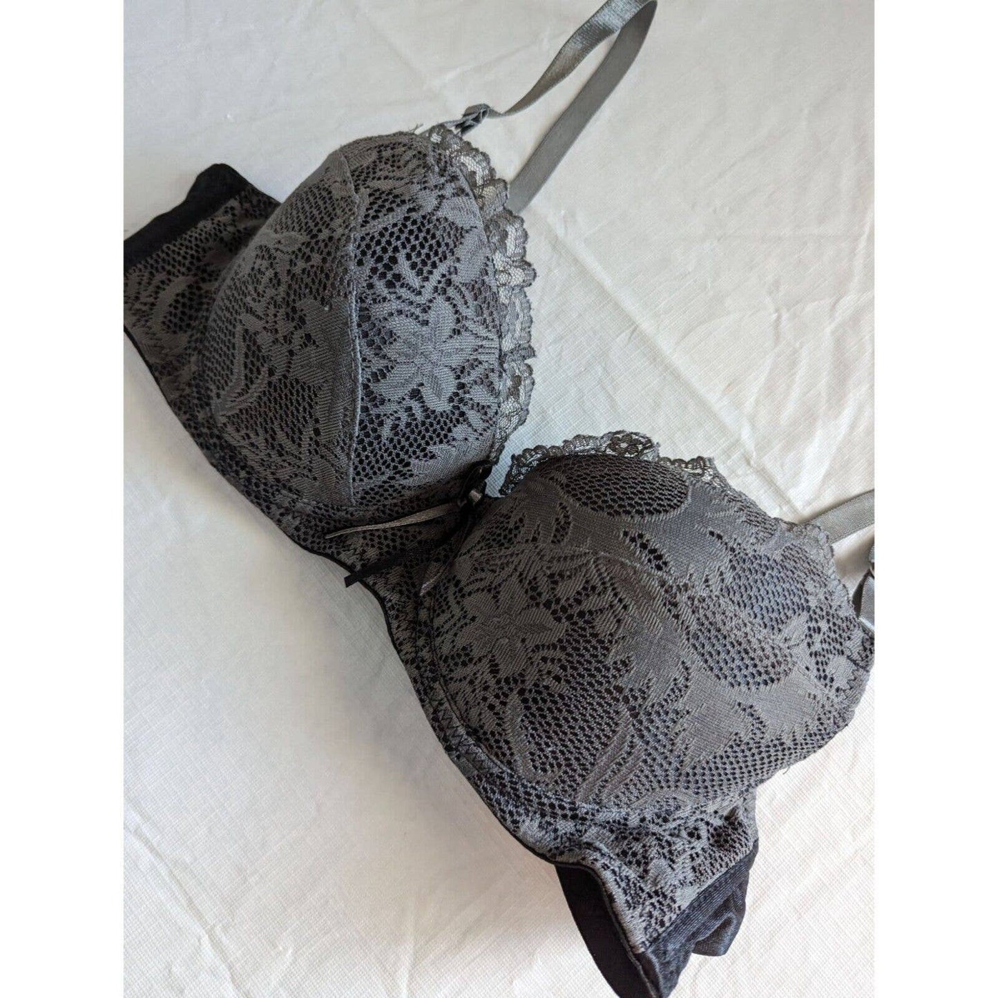 Vintage Lady Q Womens Sz 36B Sexy Lace Bra Black Gray