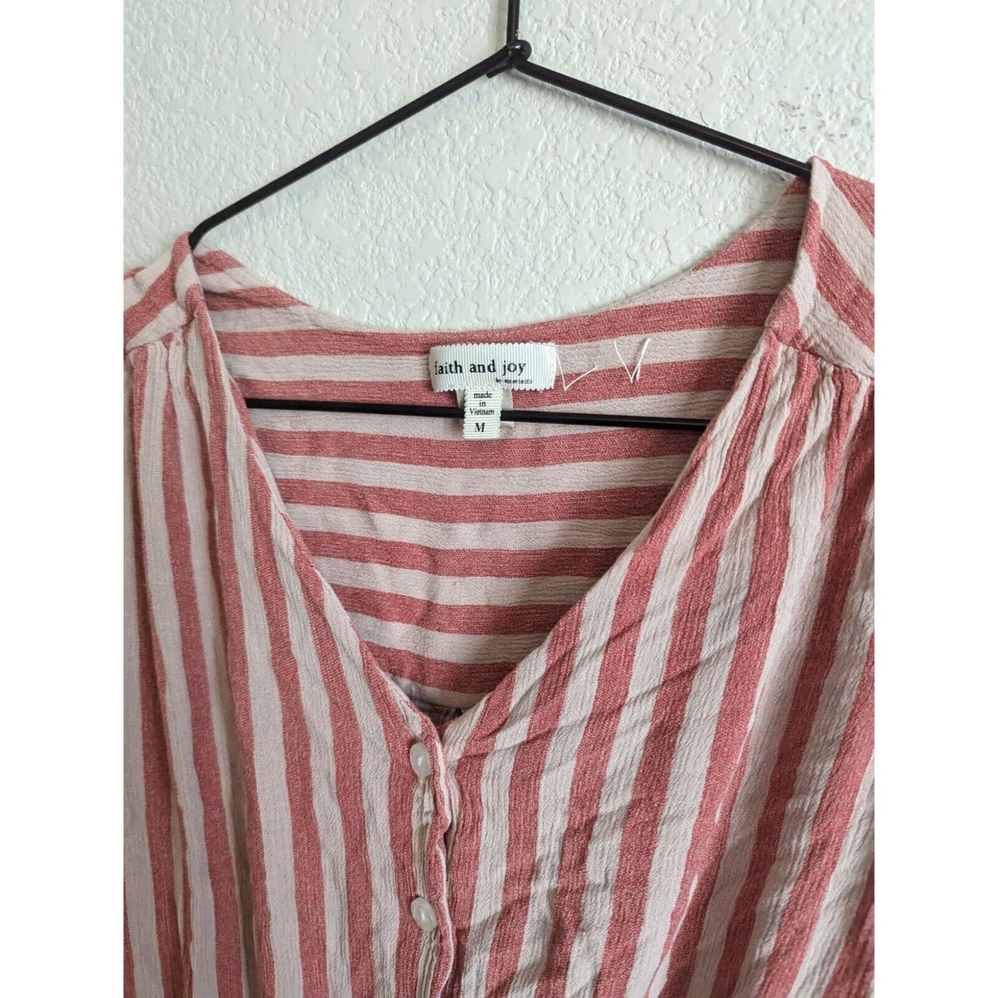 Faith and Joy Womens Sz M Cropped 3/4 Sleeve Blouse Pink Beige Striped