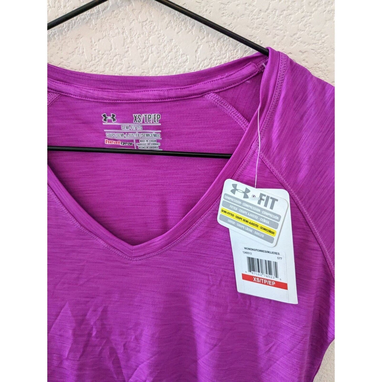 Under Armour Womens Sz XS Short Sleeve Semi Fitted T Shirt Purple NEW