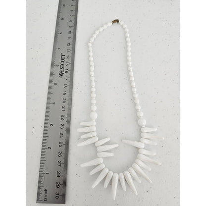 Vintage 1990s Solid white Single Strand Beaded Necklace Spike Beads