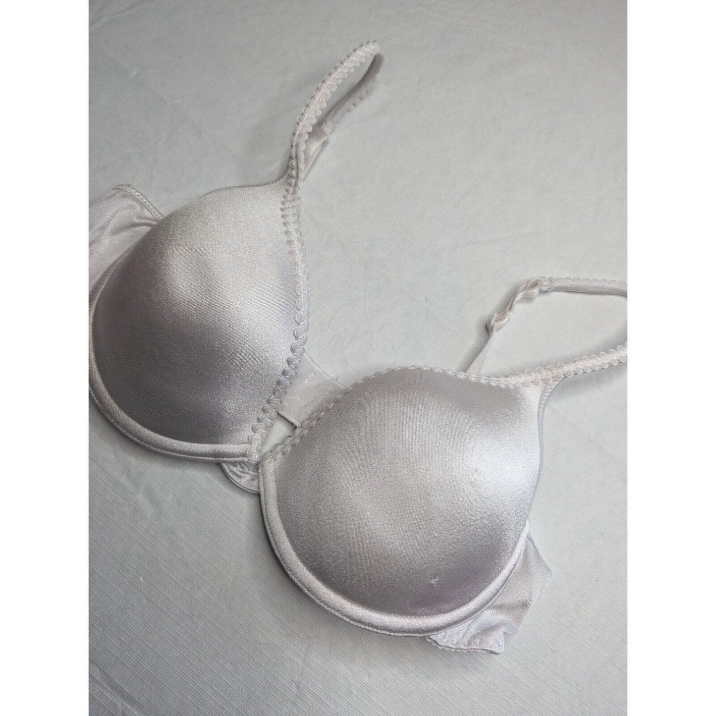 Vintage 1990s Hanes Womens Sz 38C Padded Push Up Bra White