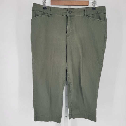 St Johns Bay Womens Sz 14 Capri Length Denim Pants Army Green Cotton