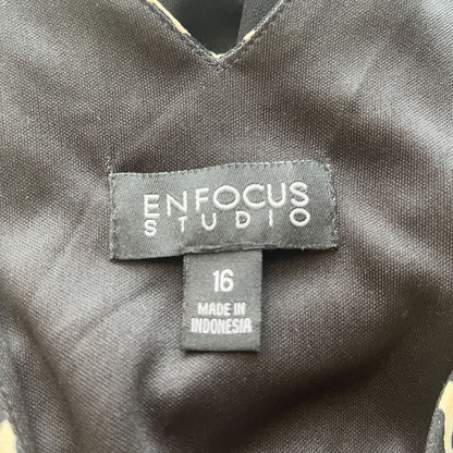 En Focus Studio Womens Sz 16 Career Dress V Neck Animal Print Giraffe