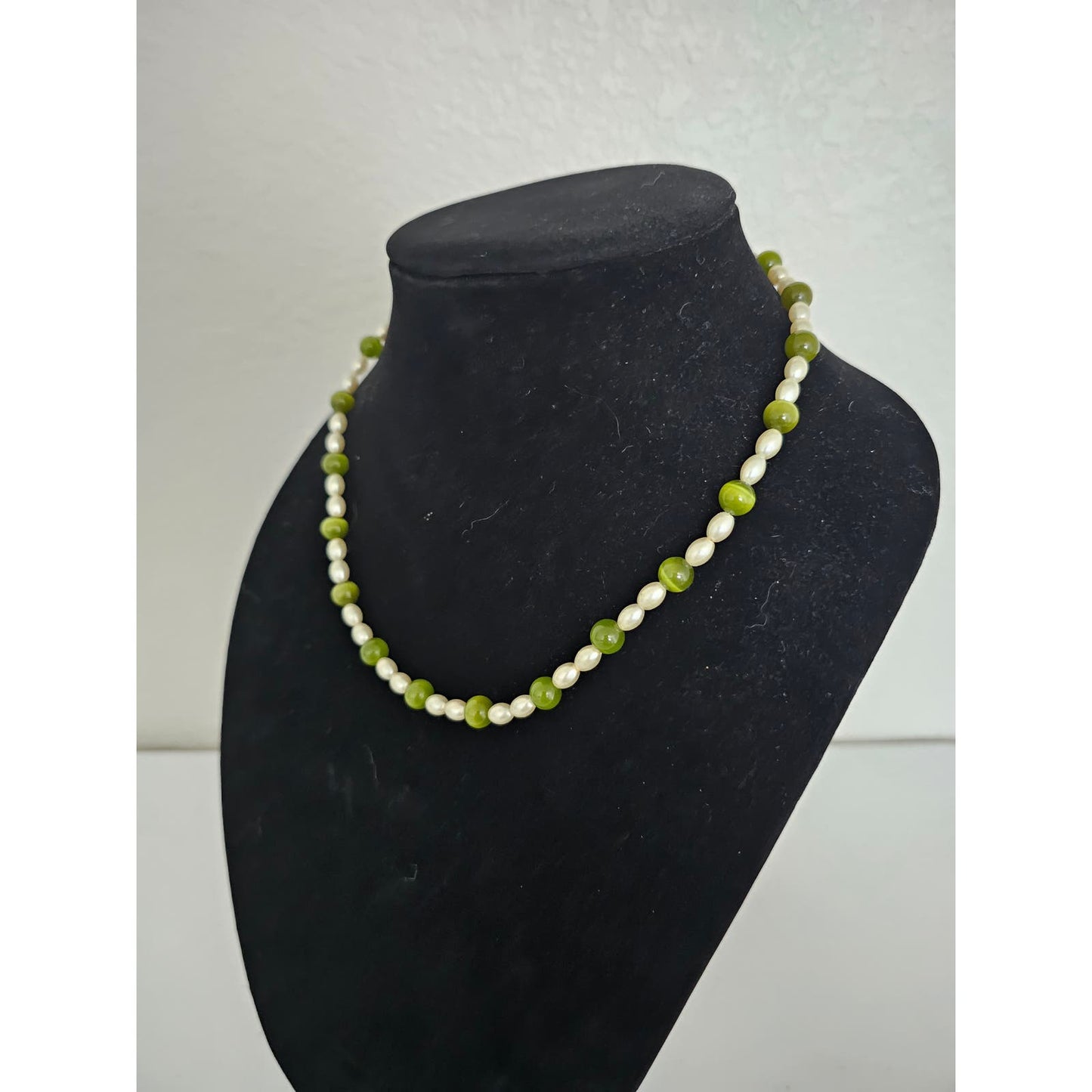 Mid Century Single Strand Round Beaded Necklace Freshwater Pearl Avocado Green