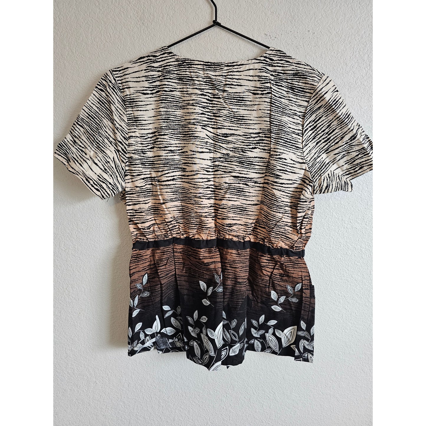 Landau Womens Sz M Short sleeve Scrub Top Zebra Animal Print Safari