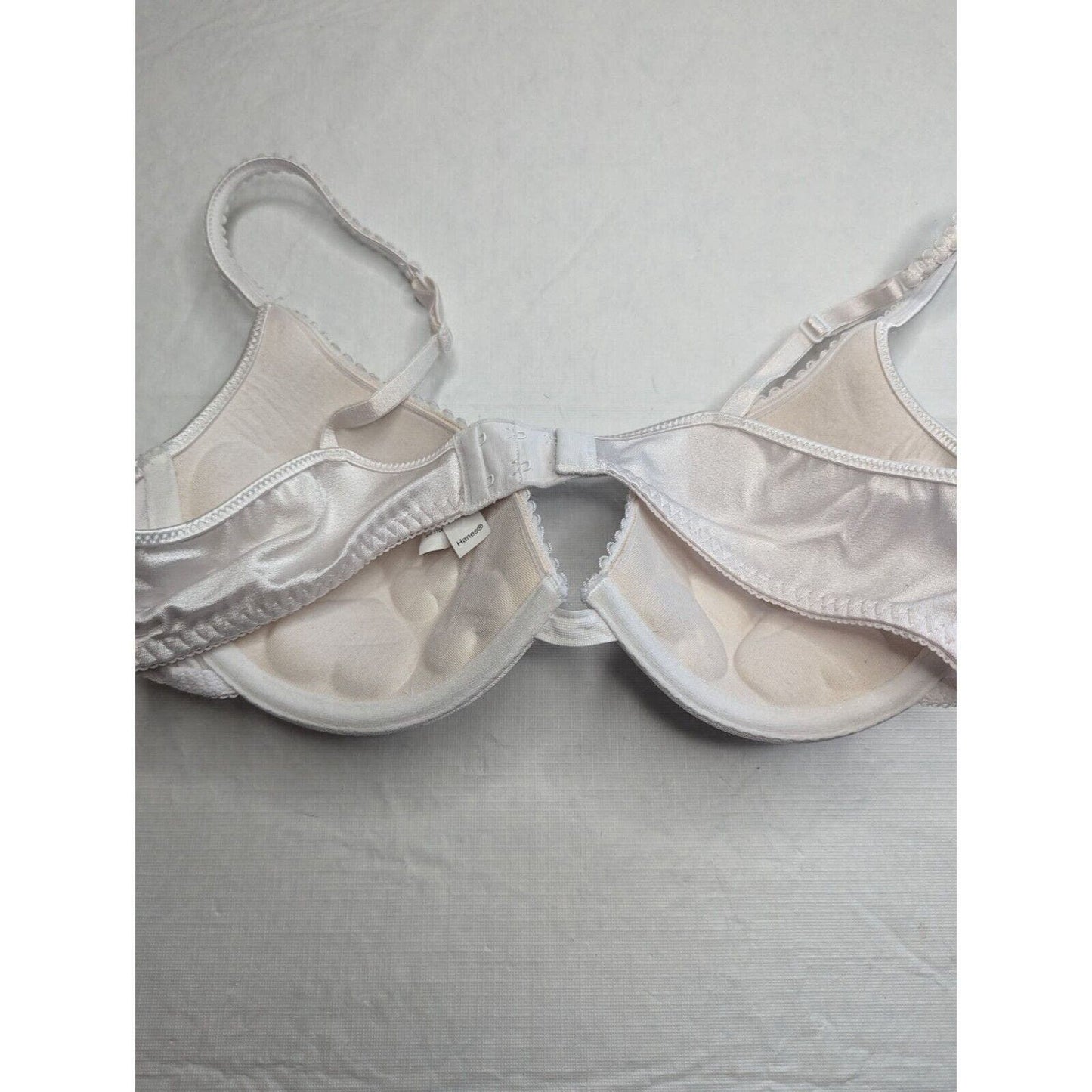 Vintage 1990s Hanes Womens Sz 38C Padded Push Up Bra White