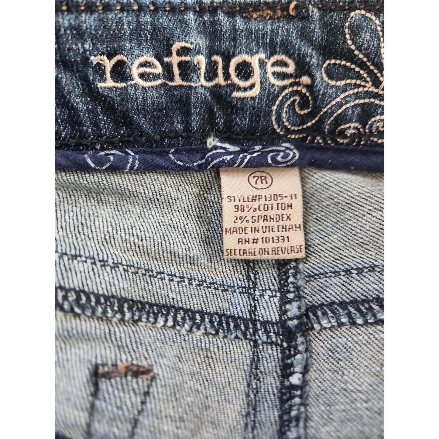 Refuge Juniors Sz 7 Medium Wash Bootcut Blue Jeans