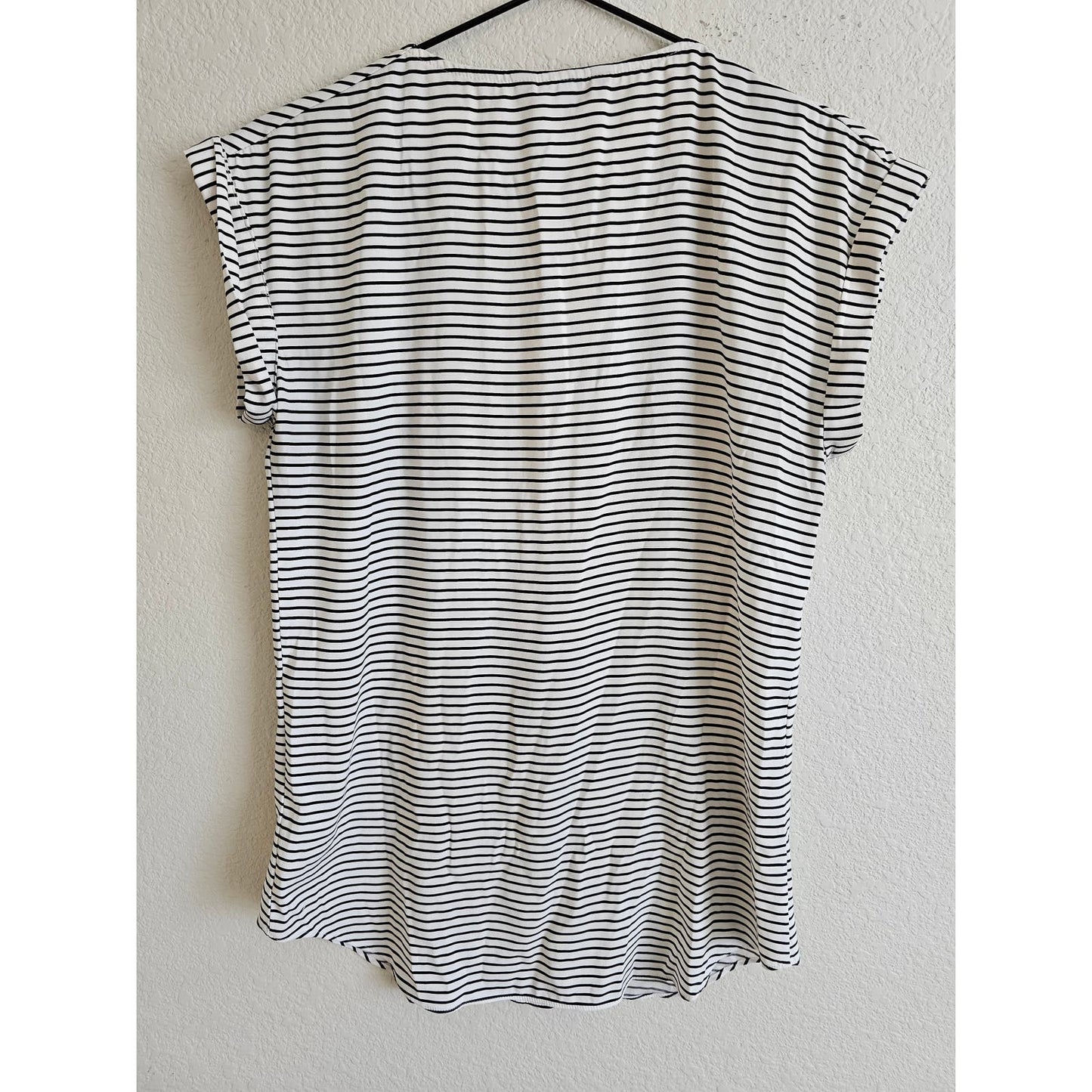 Express Womens Sz XS Short Sleeve Zipper Front Blouse Black White Striped