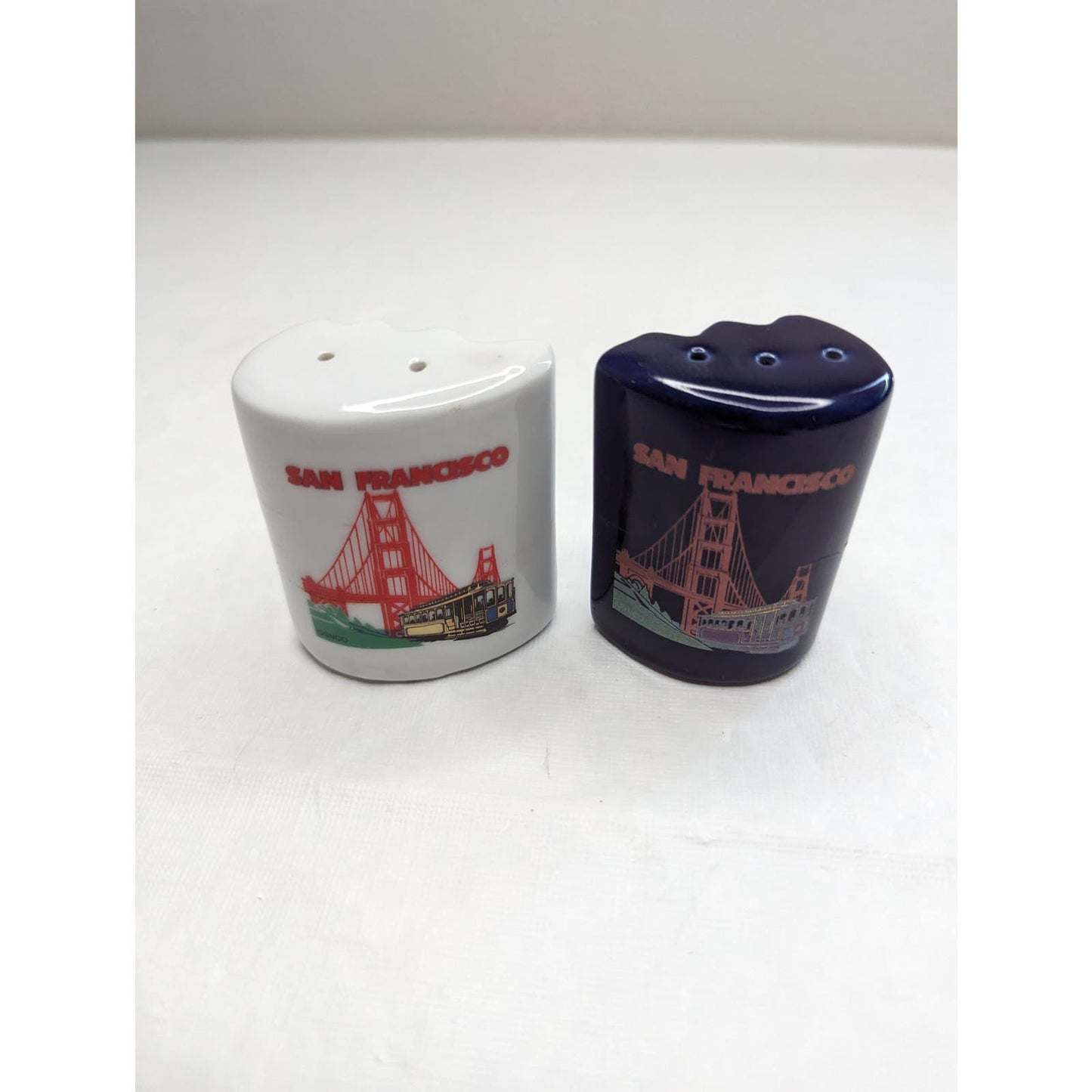 Vtg Salt and Pepper Shaker Set Mid Century San Francisco Heart Shape Souvenir