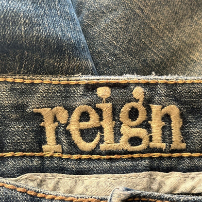 Reign Juniors Sz 1 Medium Wash Skinny Blue Jeans Low Rise