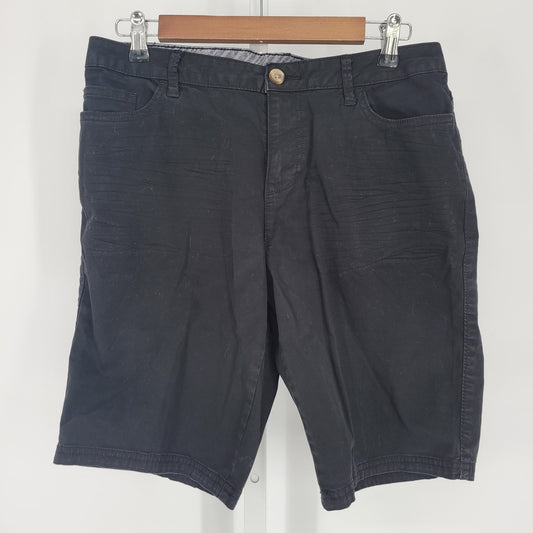 Time and Tru Womens Sz 8 Bermuda Length Casual Shorts Solid Black