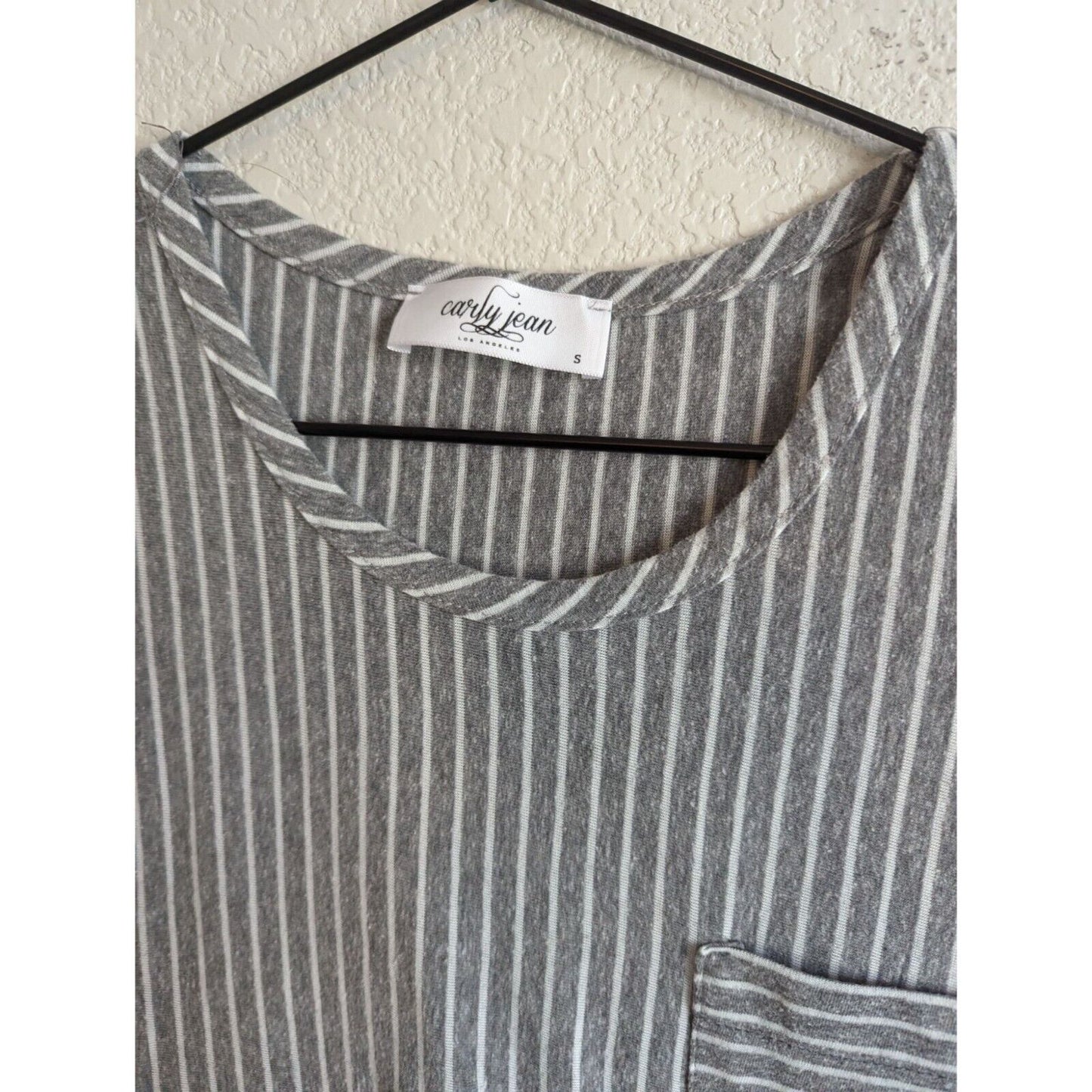 Carly Jean LA Womens Sz S Tank Top Blouse Gray White striped