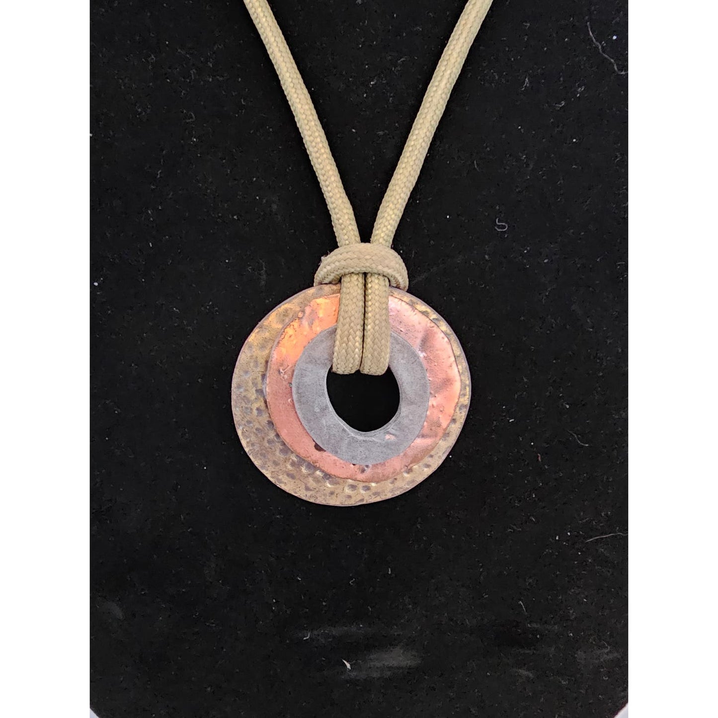 Vintage 1990s Rope Style Southwestern Disk Pendant Necklace Cream Copper