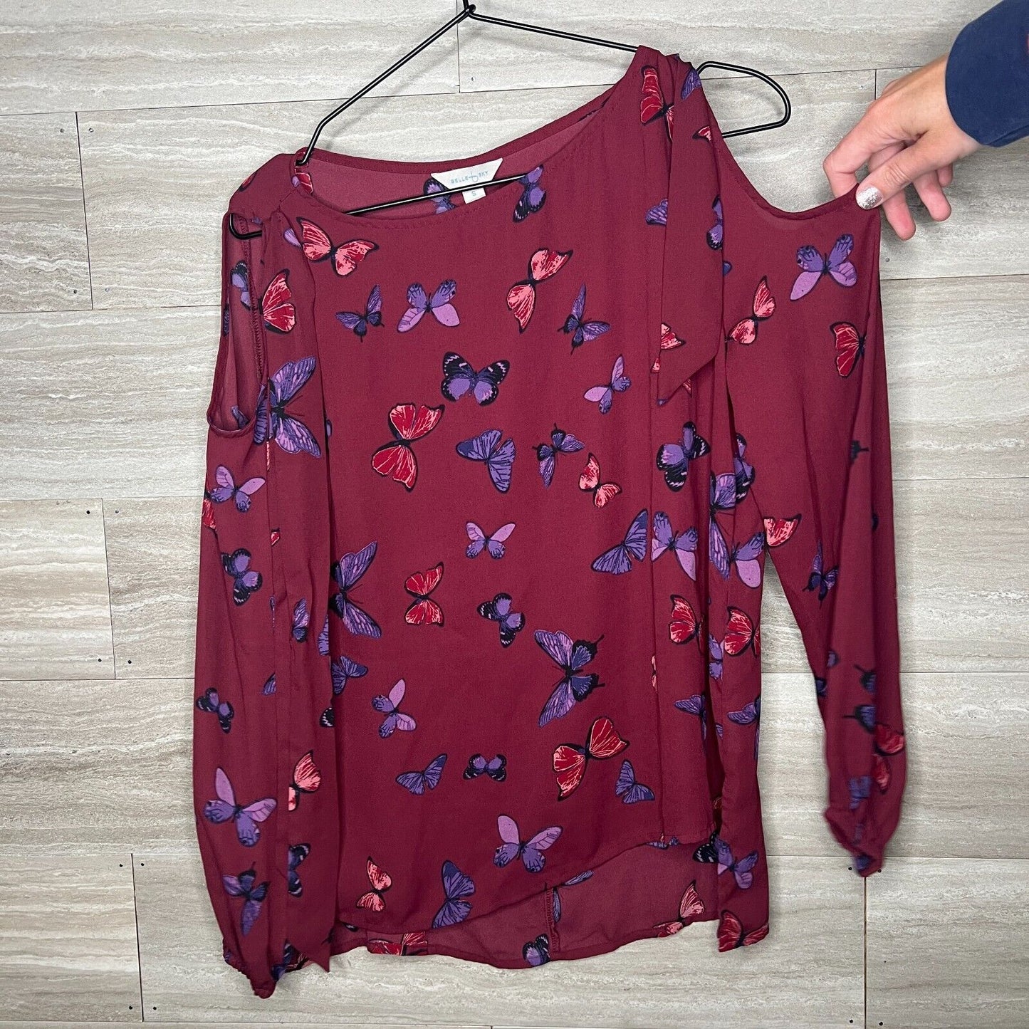 Belle & Sky Womens Sz S Cold Shoulder Long Sleeve Blouse Butterfly Print