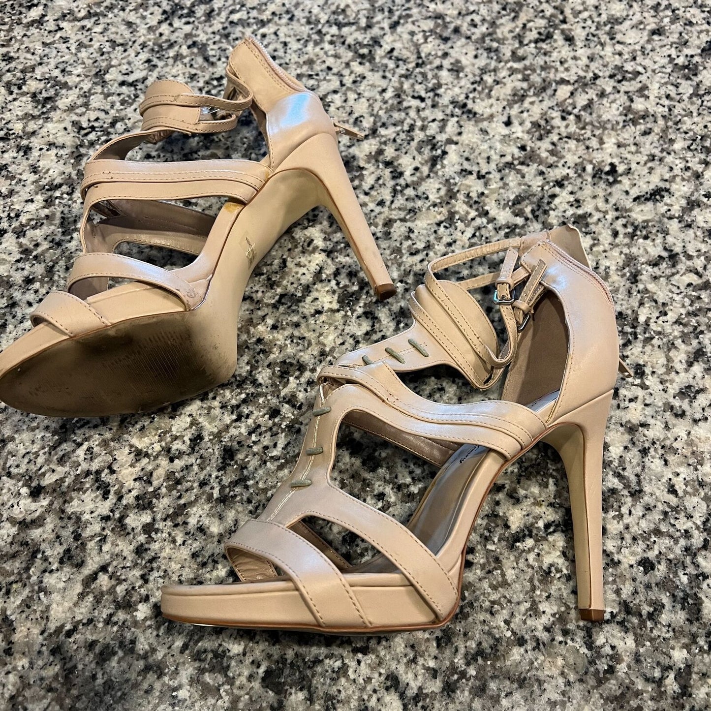 Penny Loves Kenny Womens Sz 10 High Heels Beige Strappy