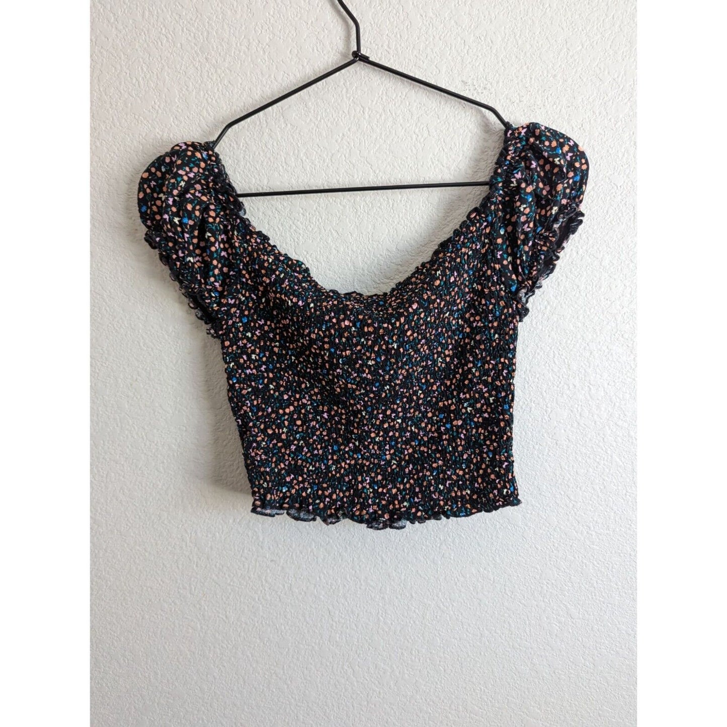 No Boundaries Womens Sz M Crop Top Boho Black and Floral