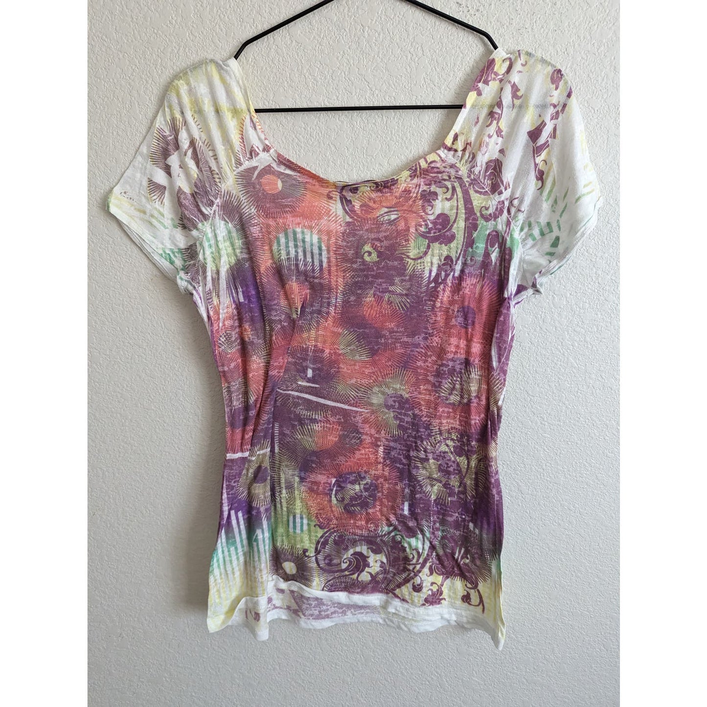 Romeo & Juliet Couture Womens Sz M Short Sleeve T Shirt Colorful