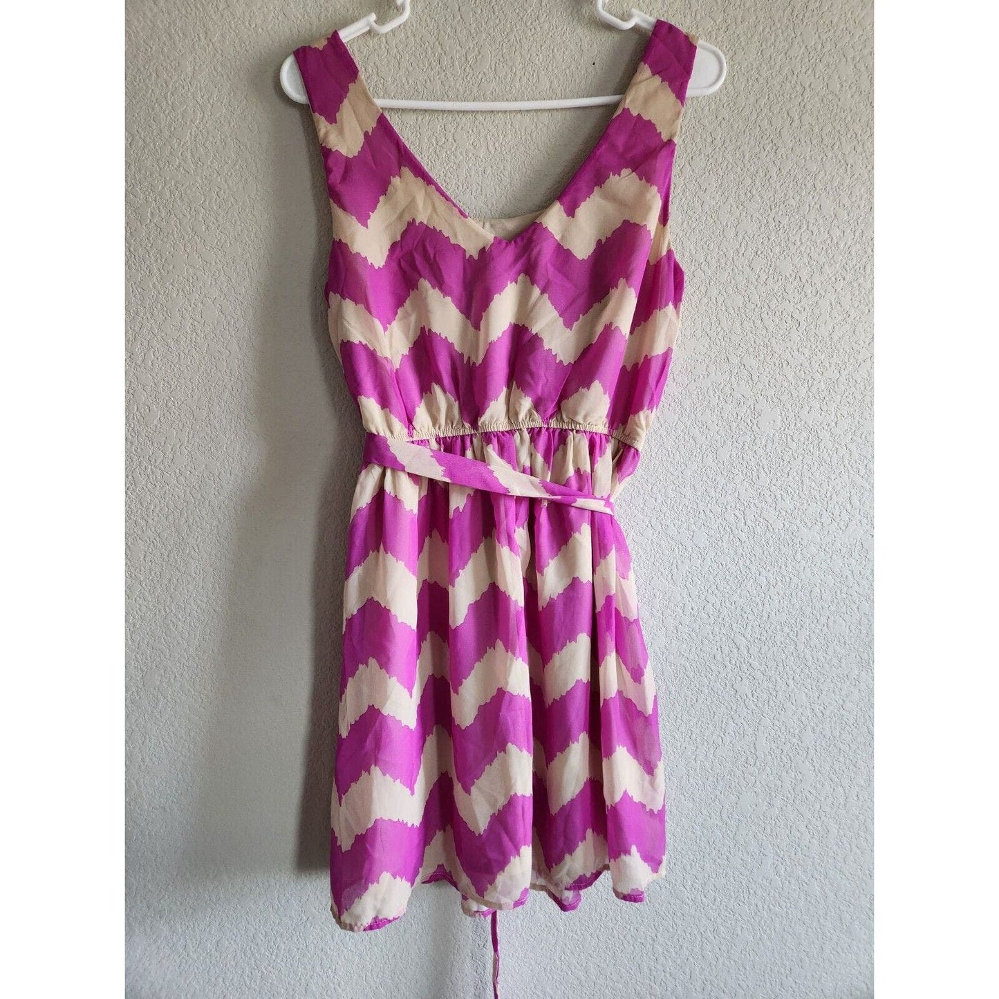 Lily Rose Womens Sz M Belted Mini Dress Pink Cream Chevron