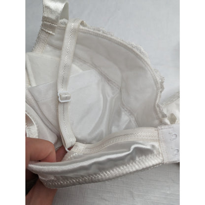 Vintage 1990s Rene Roffe Womens Sz 34C White Satin Padded Bra 1990s