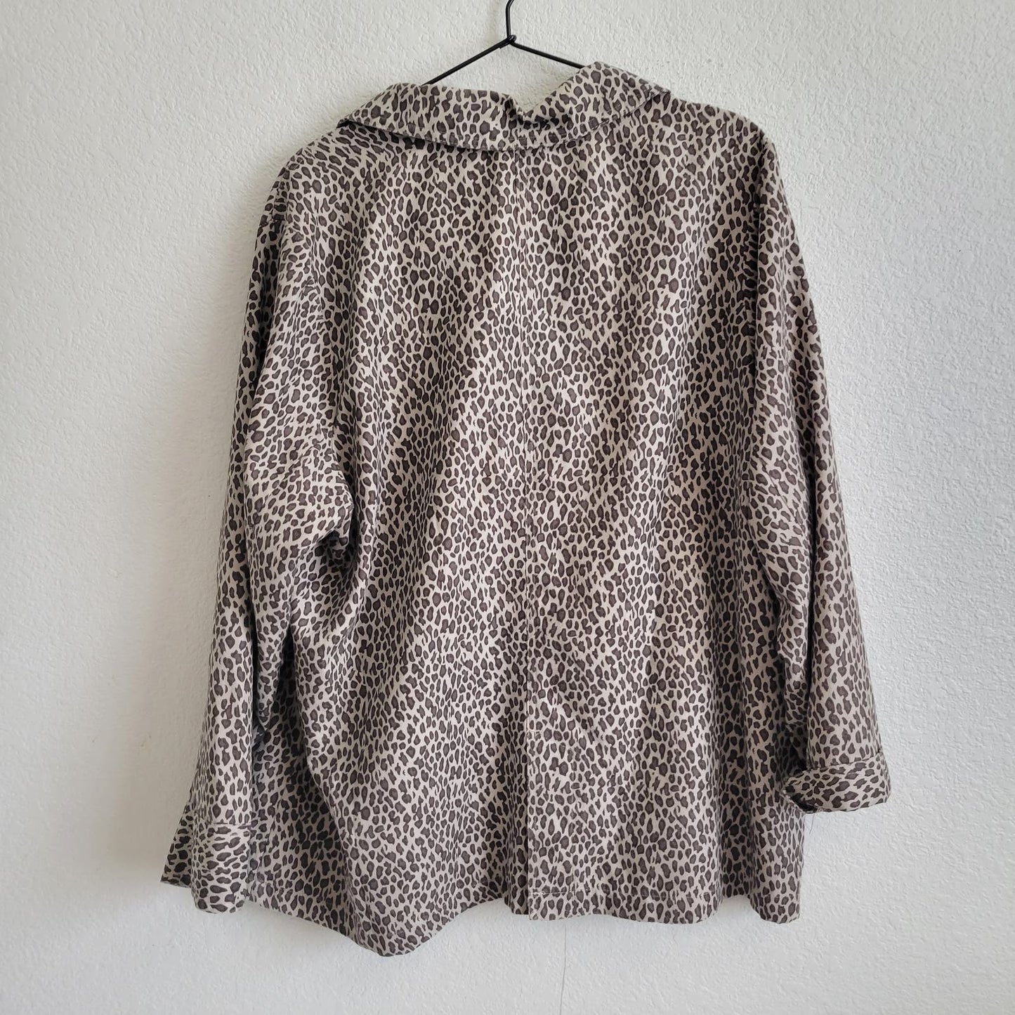 Croft & Barrow Womens Sz 1X Long Sleeve Button Up Top Suede Feeling Animal Print