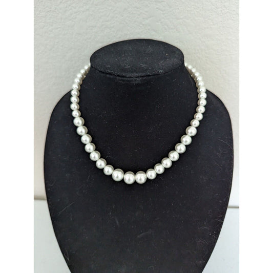 Express Wpmens Faux Pearl Strand Classic Necklace White