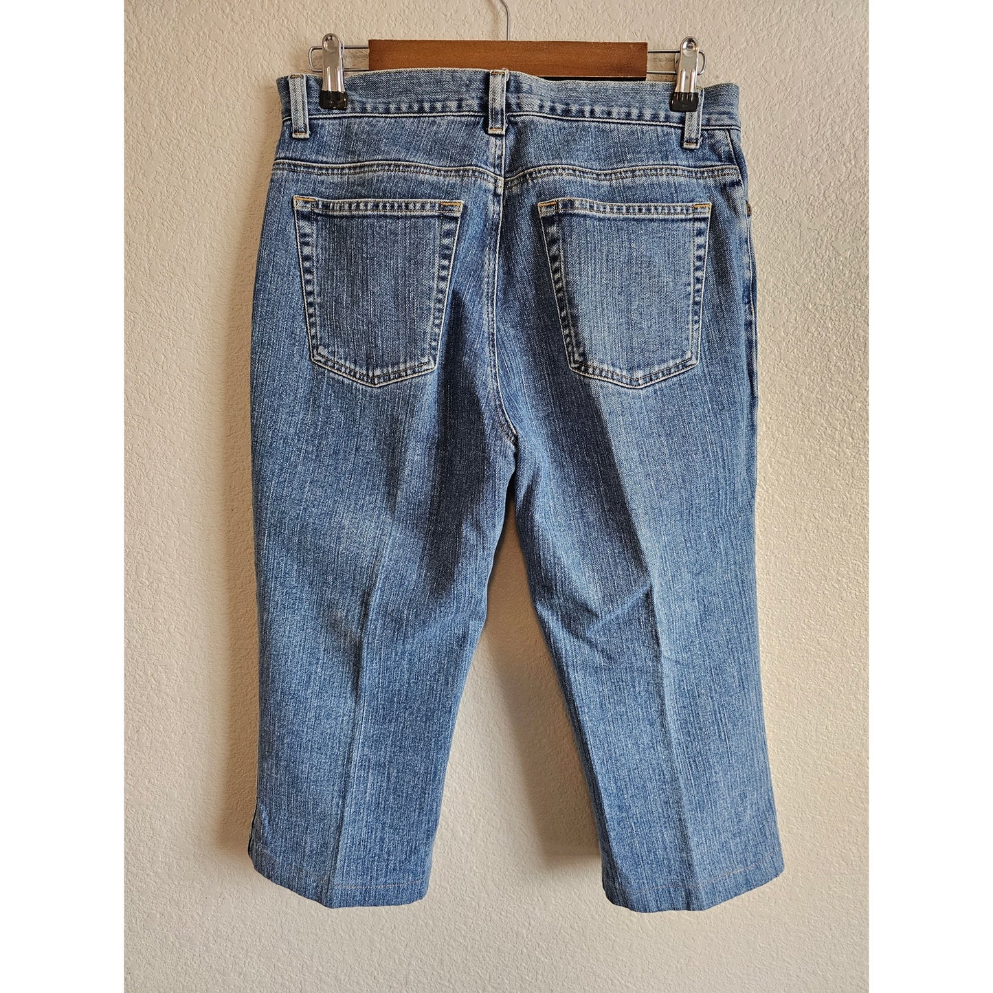 Jones Sport Womens Sz 8 Light Wash Cropped Capri Blue Jeans