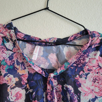 Xhilaration womens Sz L High Low Hem 3/4 Sleeve Floral Blouse