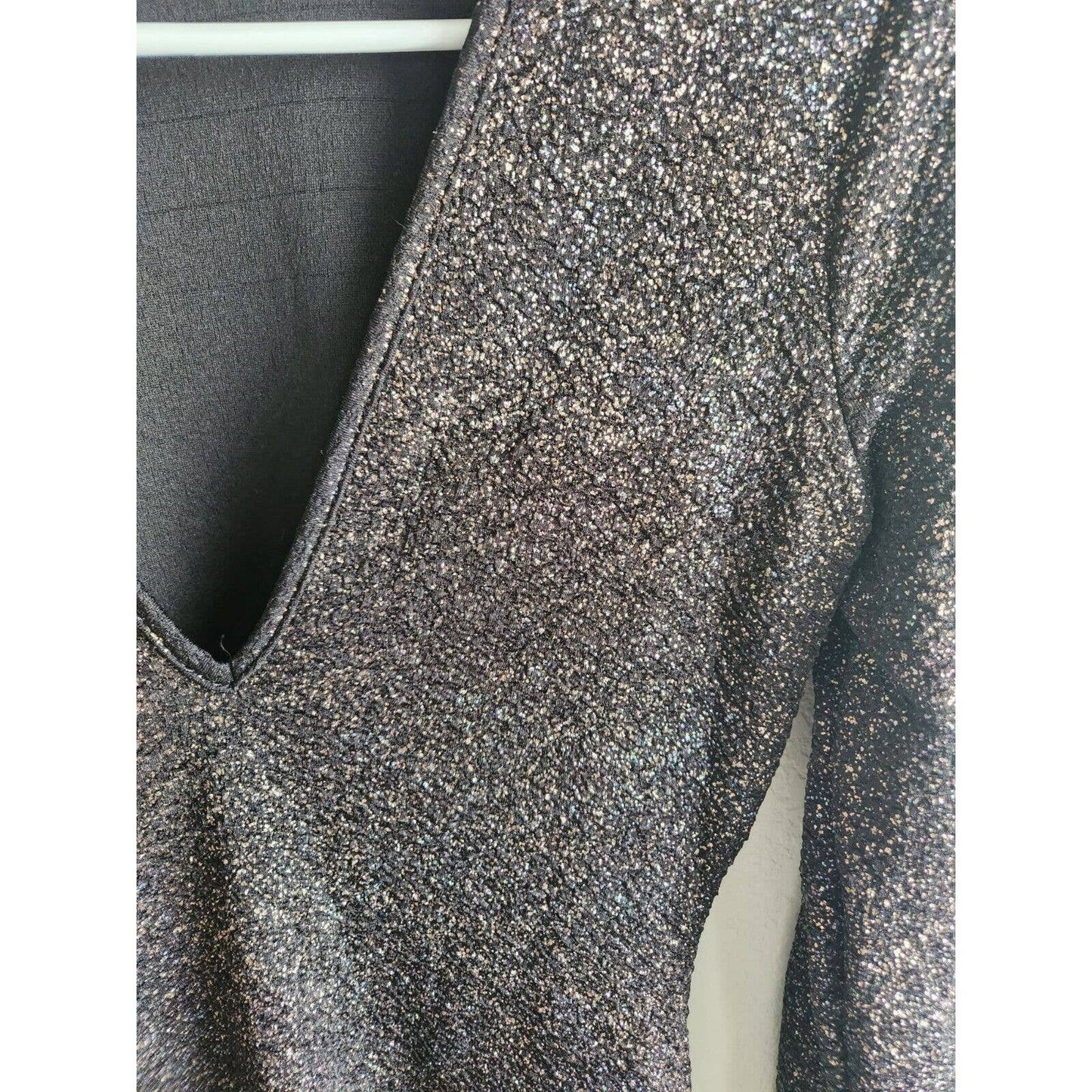 Charlotte Russe Sz M Mini Dress Long Sleeve Glitter Sparkly V Neck