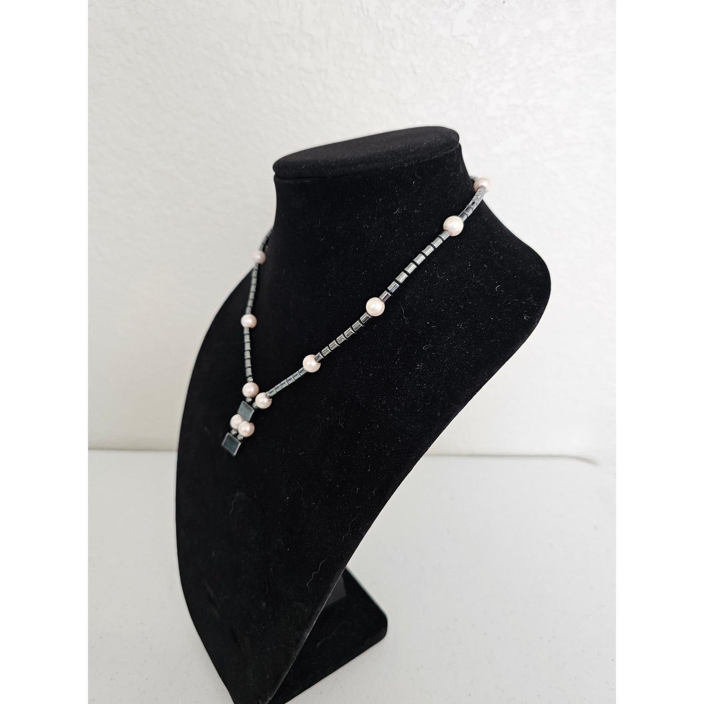 Vintage 1990s Silver Tone Metal Beaded Necklace w/ Pearl Accents