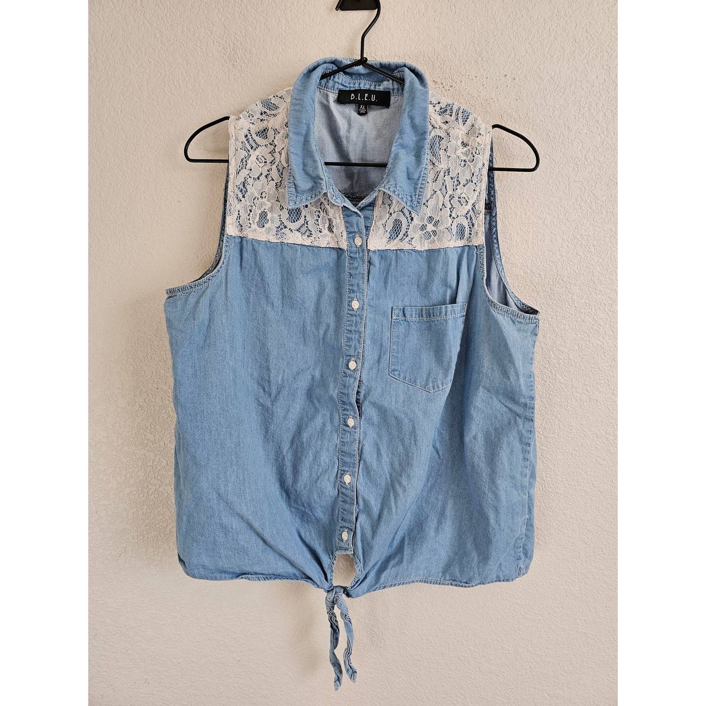 BLEU Womens Sz XL Sleeveless Button Up Shirt Blue Denim Lace Trim Western