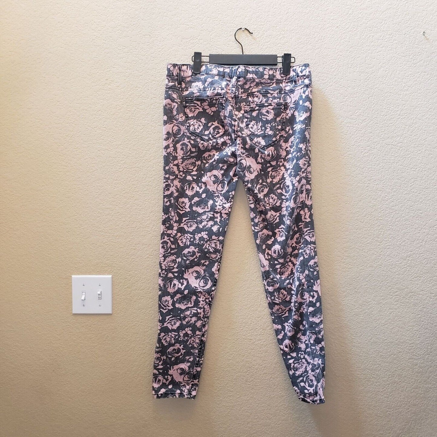 Forever 21 Premium Denim Skinny Jeans Sz 29 Gray Pink Floral