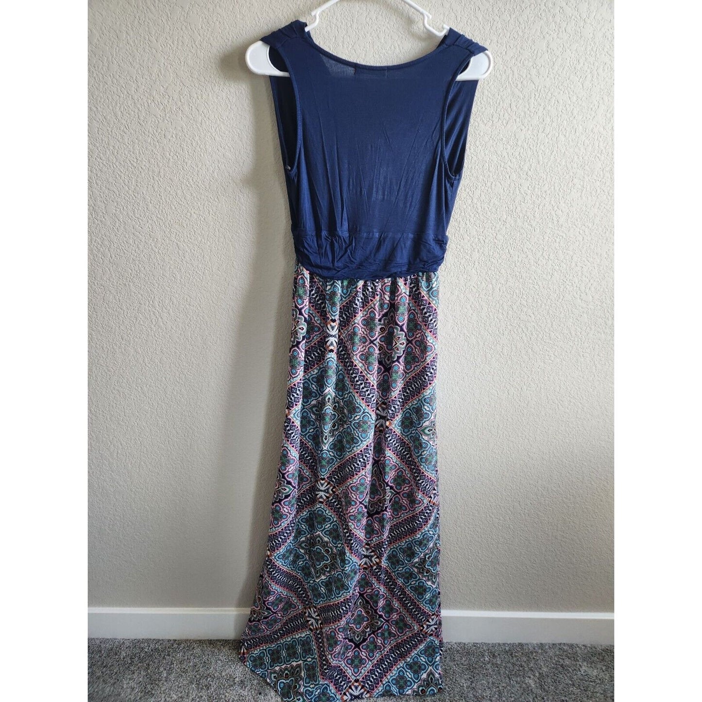Gilli USA Womens Sz M Maxi Dress Blue V Neck Casual
