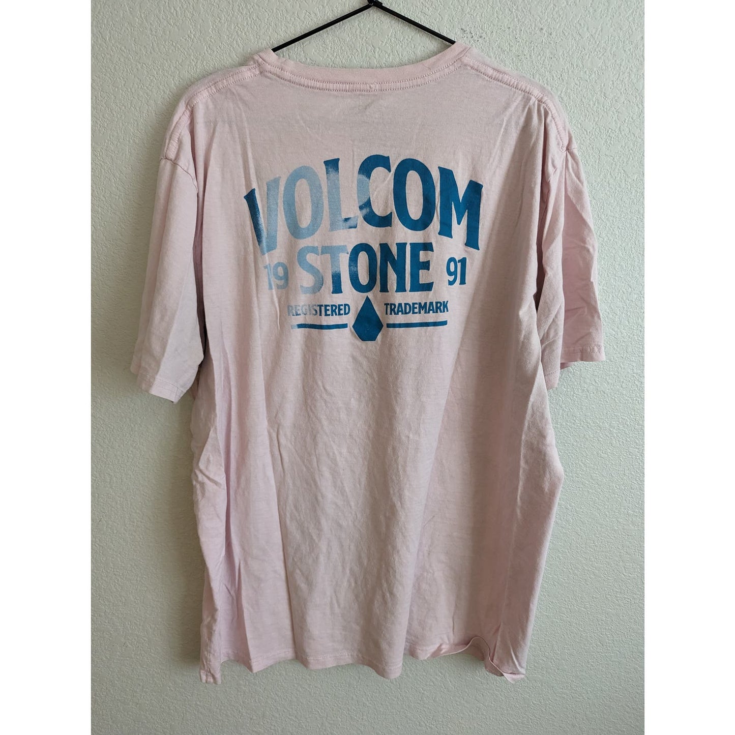 Volcom mens Sz XXL Short Sleeve T Shirt Pink Blue Stone